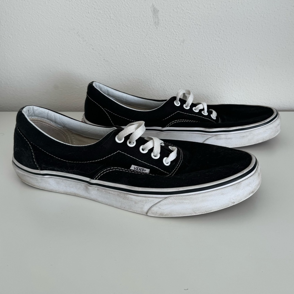 Vans Black Great Condition low ankle